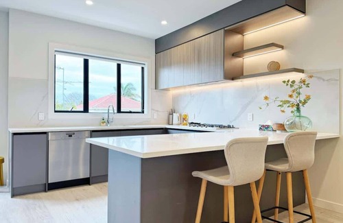 Greenlane Condo | A Home Away from Home - Lux 4Beds ASB Showgrounds