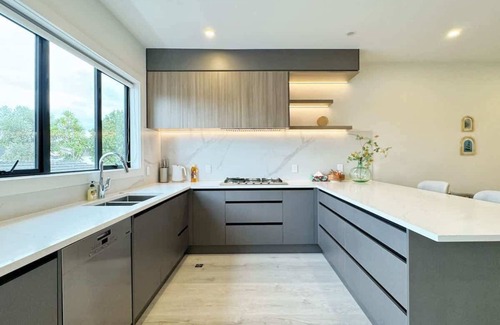 Greenlane Condo | A Home Away from Home - Lux 4Beds ASB Showgrounds