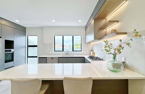 Greenlane Condo | A Home Away from Home - Lux 4Beds ASB Showgrounds