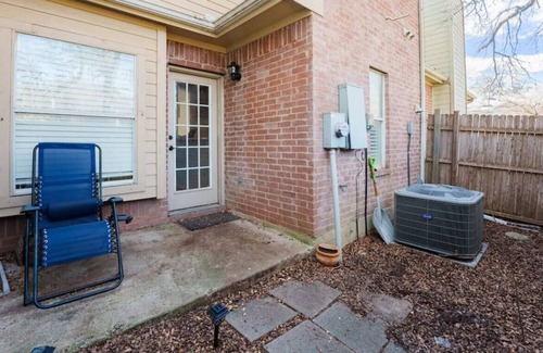 Garland House | A Homey and Relaxing Stay in Garland