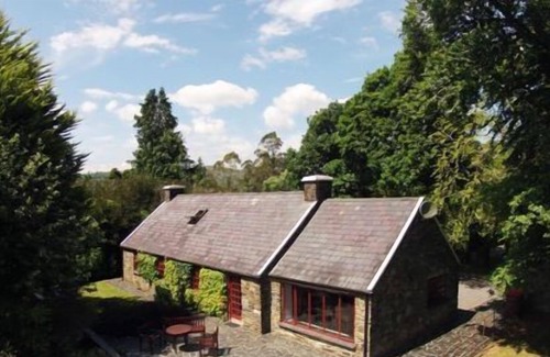 Glengarriff Cabin | A house that sleeps 6 guests in 3 bedrooms