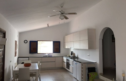 Costa Dorada House | A house with a big pool year fantastic views