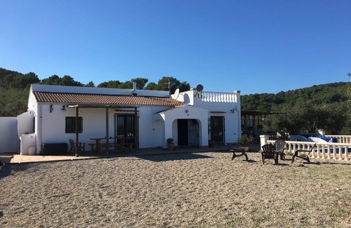 Costa Dorada House | A house with a big pool year fantastic views