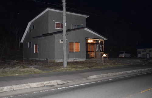 Suttsu House | A house with a panoramic view of the Sea - Blue 2001/Suttsu-gun Hokkaidō