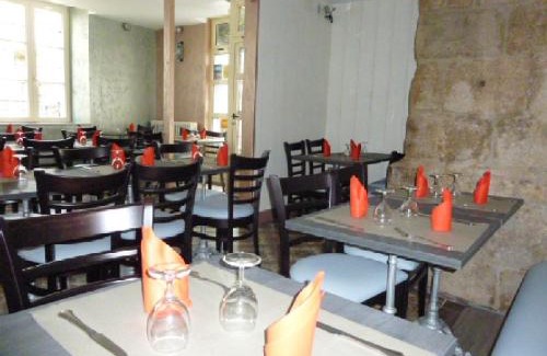 La Souterraine Hotel | A La Porte Saint Jean
