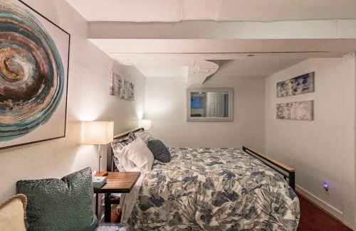 Eastlake Apartment | A-Lake Union One Br Apartment- Sleep 4