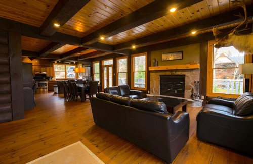 Lac-Superieur Ski Chalet | A large & cozy cabin with private spa and fireplace by Mont Tremblant