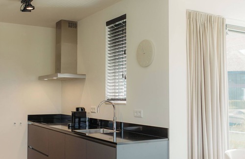 Heeg House | A large detached Watervilla with view of the inner harbour