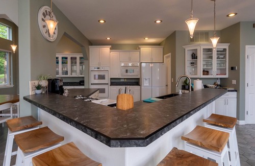 Climax Springs Villa | A Large Unique Panoramic Retreat at the Quiet 55-mile mark of Lake of the Ozarks
