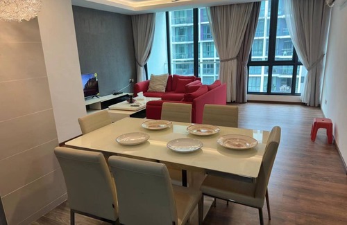 Kuching Apartment | A Largest Shopping Mall in Downstair