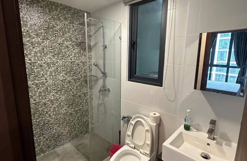 Kuching Apartment | A Largest Shopping Mall in Downstair