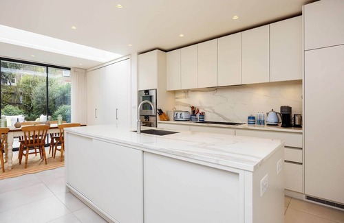 Wandsworth House | A Leafy Retreat, by Veeve