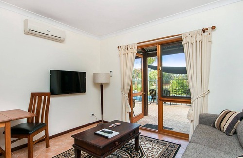 Haynes Apartment | "A Little Bit of Country in the City"