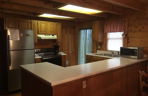 Gatlinburg - Pigeon Forge Cabin | A Little Bit of Heaven. Hot tub, Pool Table, Pigeon Forge Cabin