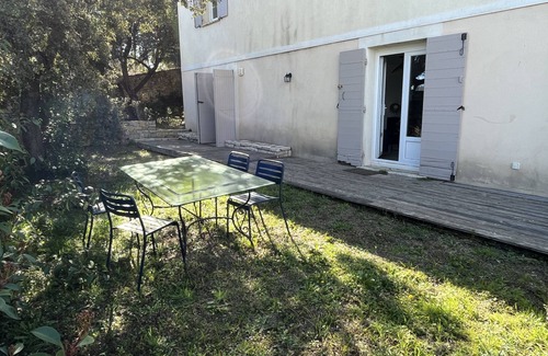 Caremeau Apartment | A little paradise between town and garrigue