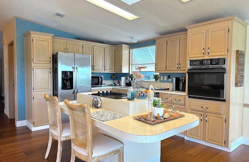 Ellenton House | A little slice of paradise😎, with resort style living.