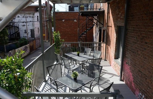 Plateau Mont Royal Apartment | A+ location! Large Terrace - Fast WiFi - 4 bedrooms + 3 full bathrooms - parking