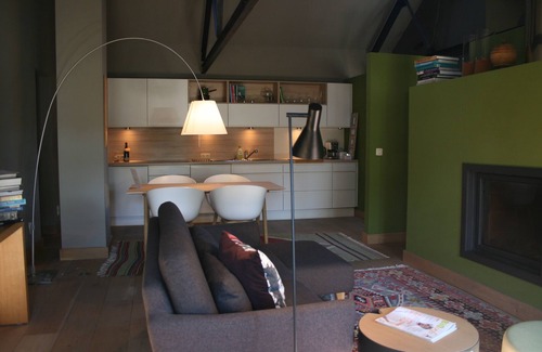 Eghezee Bed & Breakfast | A Loft apartment in an old renovated house in the countryside near Namur