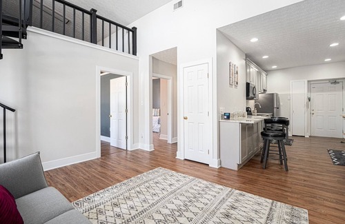 German Village Condo | A Lofty View - 5 minute walk to the FUN