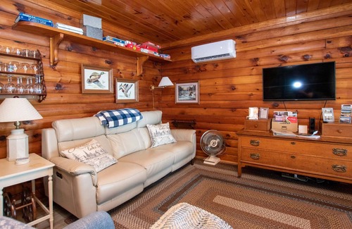 Valois Cottage | A Log Cabin on Seneca Lake: "Perfect Couples Retreat!"