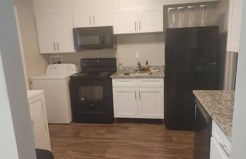 Greenbriar Apartment | A lovely 3-bedroom 3-bath home in the heart of Atlanta.