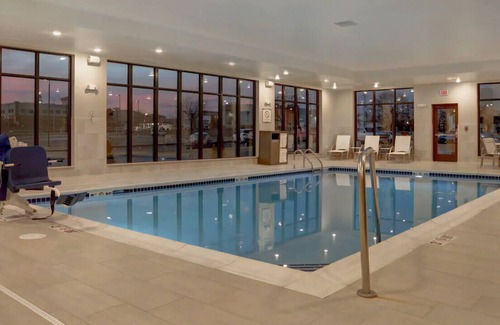 Overland Park House | A Lovely Escape to Paradise With Free Breakfast