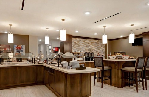 Overland Park House | A Lovely Escape to Paradise With Free Breakfast