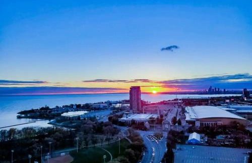 Fort York Apartment | A lovely one bed room with Sunset Views