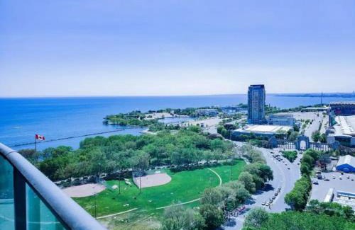 Fort York Apartment | A lovely one bed room with Sunset Views