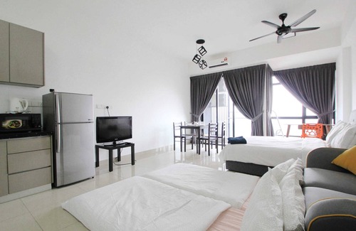 Shah Alam Apartment | A Lovely, Utropolis Studio Near KDU, FREE Parking