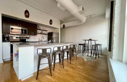 Southeast Omaha Apartment | A luxurious, historic loft in the heart of the Old Market
