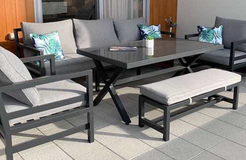 Mindarie Apartment | A luxury beachfront prom retreat