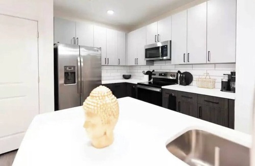 Summerhill Apartment | A Luxury Get Away A+Amenities