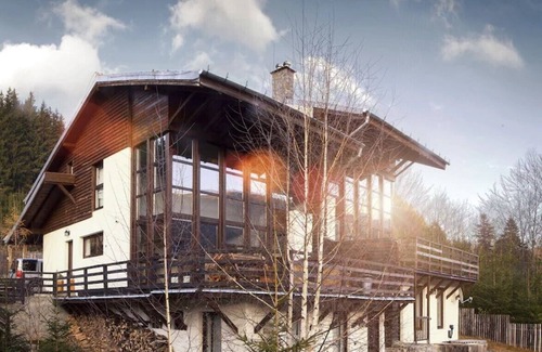 Azuga Villa | A luxury villa on the edge of Transylvania