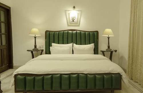 Kashipur Hotel | A Mansion