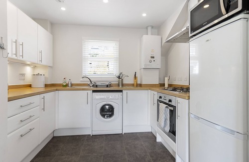 Brixham Apartment | A modern and cosy apartment just yards from Brixham’s bustling harbourside