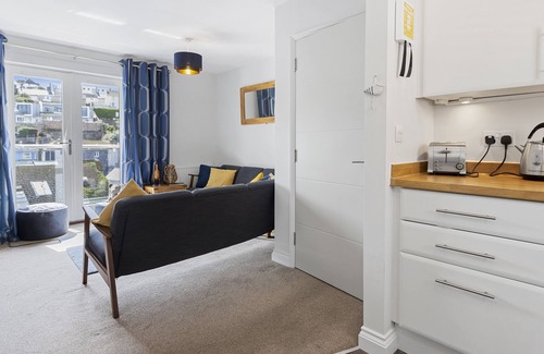 Brixham Apartment | A modern and cosy apartment just yards from Brixham’s bustling harbourside