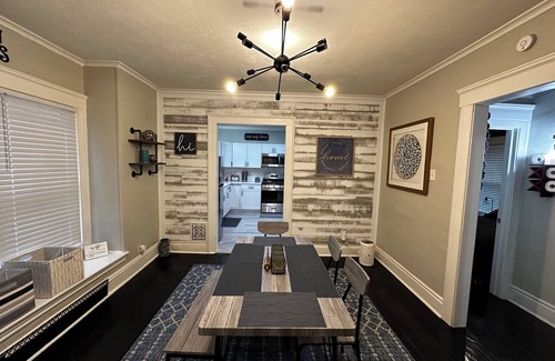 Westside Apartment | A modern, comfortable and conveniently located apartment.