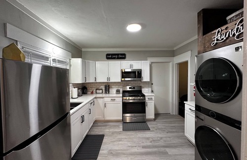 Westside Apartment | A modern, comfortable and conveniently located apartment.