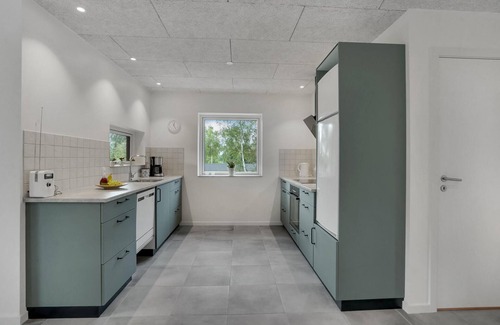 Farvang House | A modern vacation home with cozy furnishings awaits you in Truust.