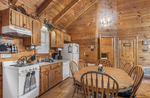 Andrews Cabin | A Mountain Paradise on Collett Creek in Andrews, NC