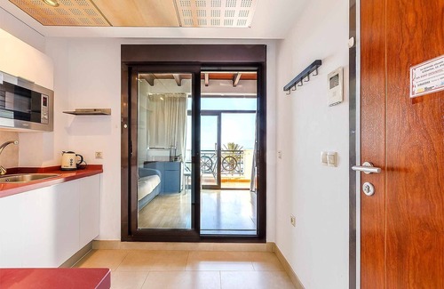 Caleta de Velez Apartment | A&n Seaport 3b