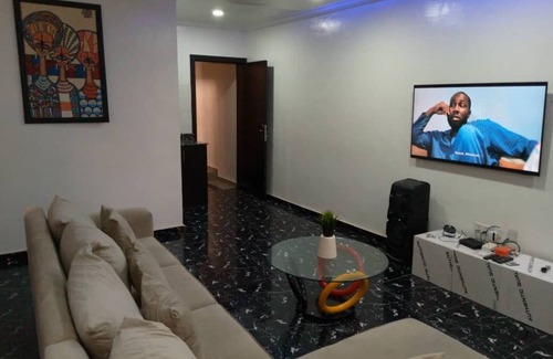 Lagos House | A new dimension to luxury and relaxation.Milano Signatures 15 mins to Airport