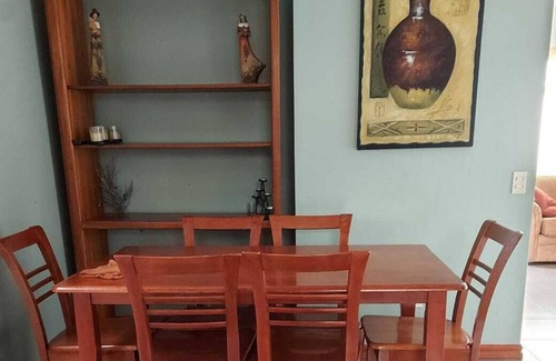 Sector Central House | A nice cozy small town oasis - 17 min ride away from San Jose and