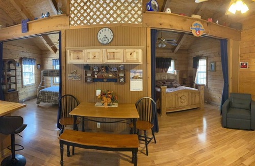 Vanderpool Cabin | A Peace of Heaven LOG Cabins & RV- Cabin #2