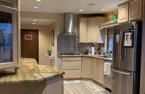 West Bloomfield House | A peaceful golf and lake community.