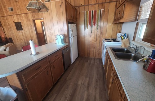 Graham House | A peaceful, quiet retreat in Elm Creek Cove