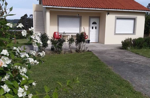 Cambre House | A pedreira. Country cottage with large lawn. Well-equipped.