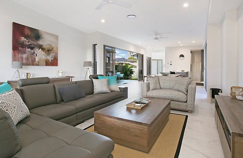 Mermaid Waters House | A PERFECT STAY - Ray of Sunshine