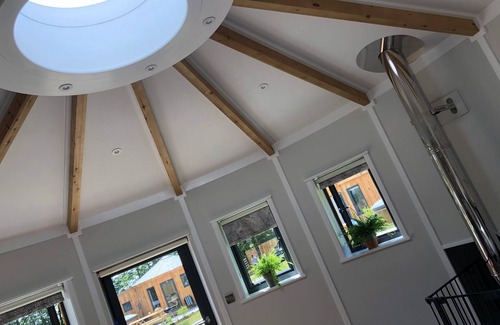 Bude Cabin | A pet friendly Roundhouse cabin with electric hot tub.